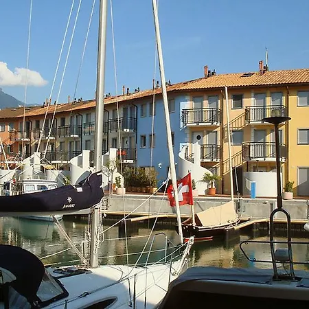 Sleeps 9 Wifi Appartement Le Bouveret